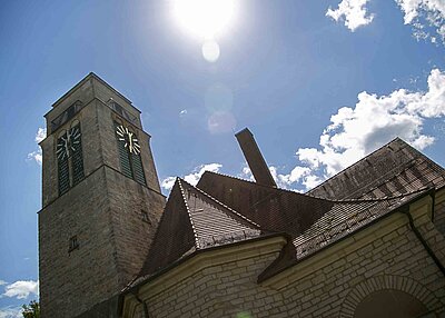 Die Martin Luther Kirche in Erbendorf von außen