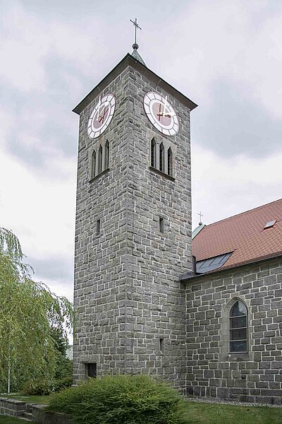 Die Außenansicht der Christuskirche in Windischeschenbach 