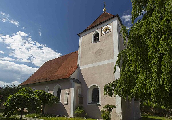 Bild: Die Nikolauskirche in Kohlberg von aussen.