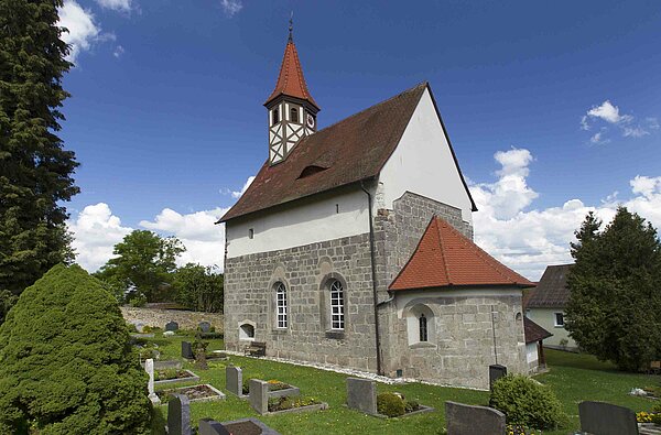 Bild: Die St. Ulrich Kirche in Wilchenreuth von außen