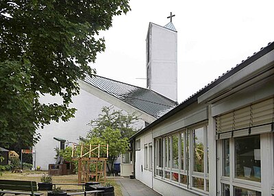 Der St. Markus Kindergarten in Weiden von außen 