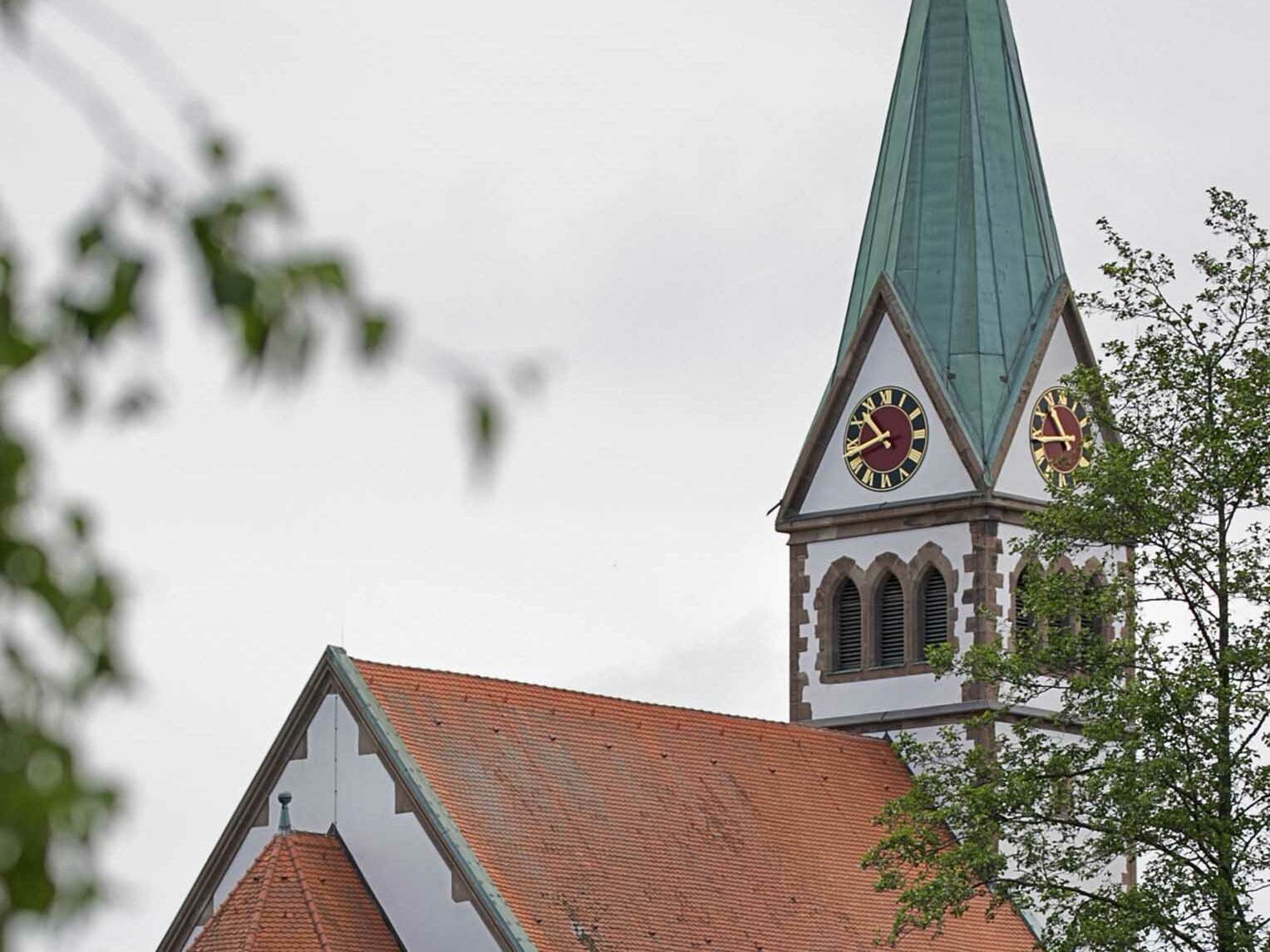 Das Dach der St. Johannis Kirche in Wirbenz von außen