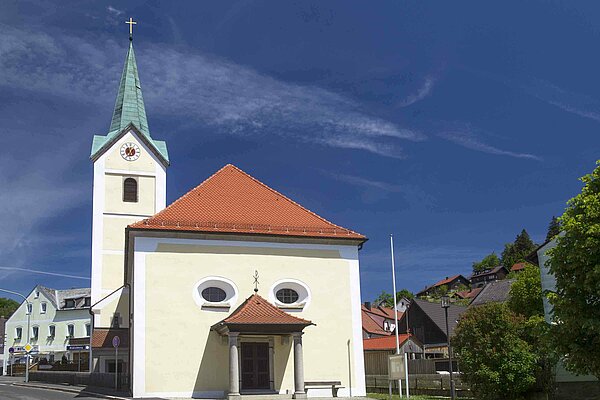 Bild: Die St. Pankratius Kirche in Flossenbürg