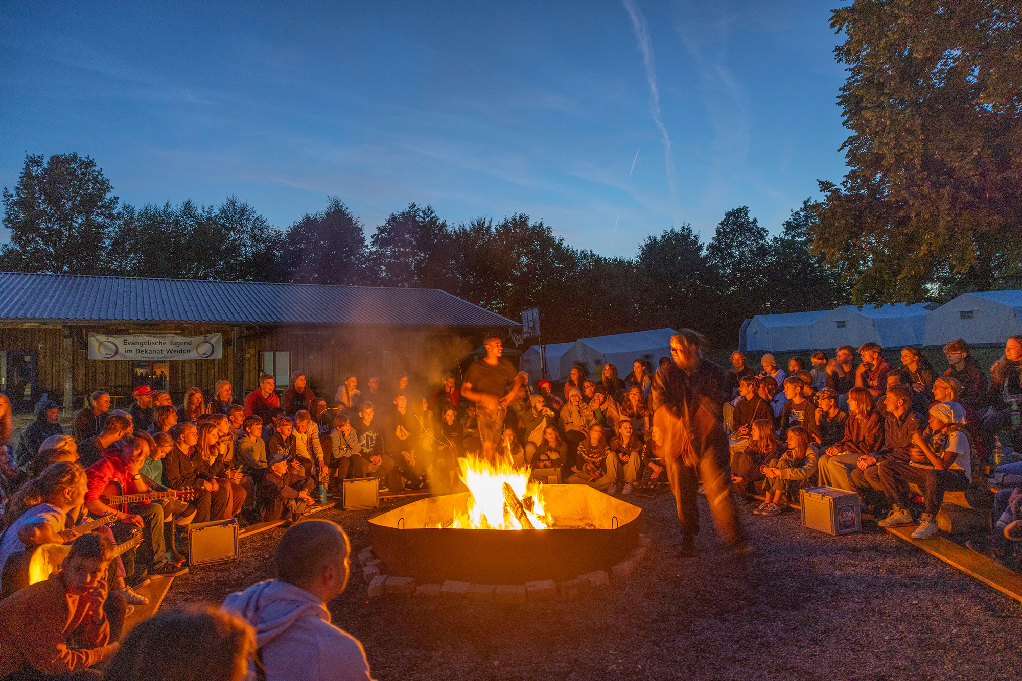 Lagerfeuer am Zeltplatz Plößberg