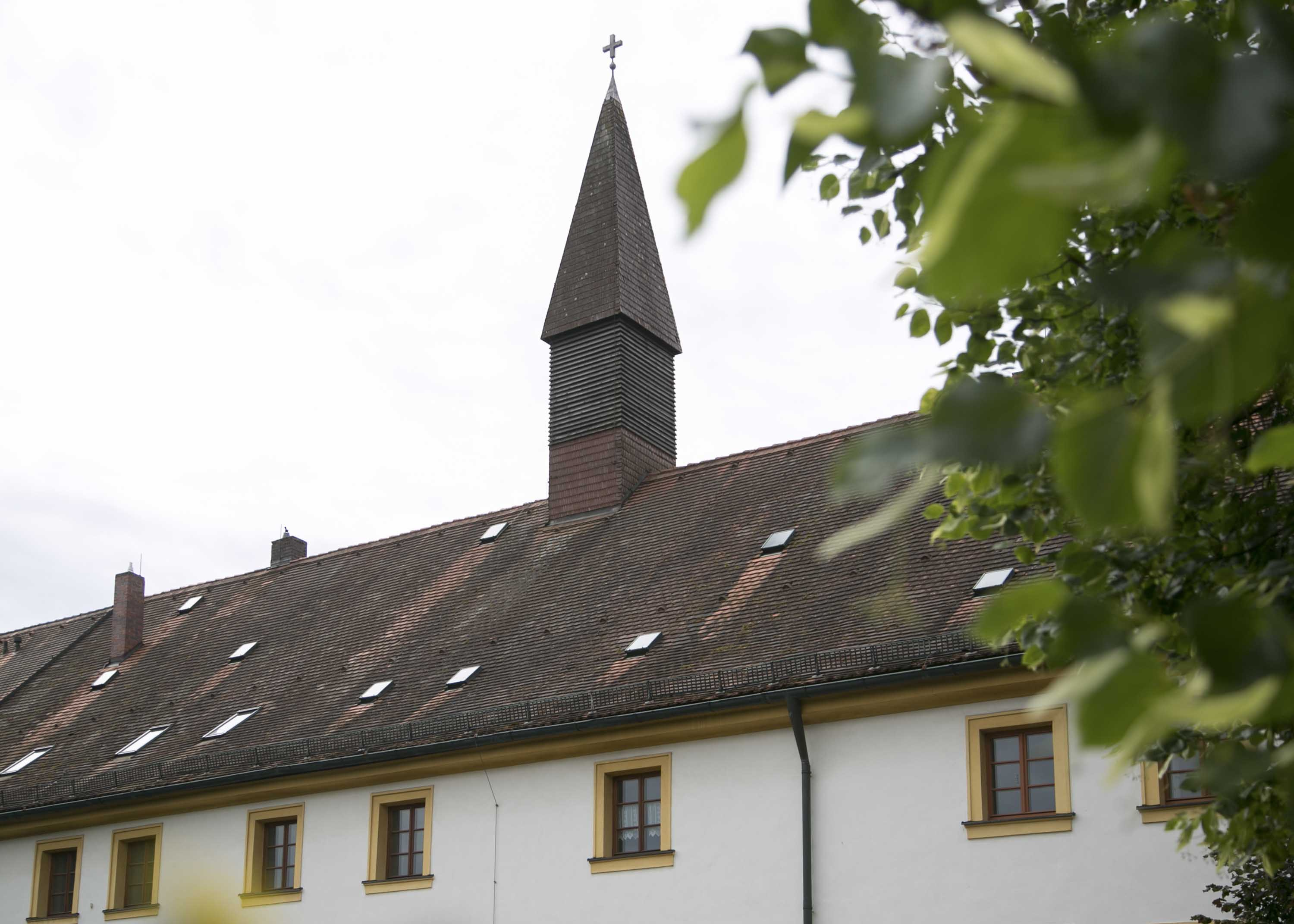 Das Dach der Friedenskirche in Waldsassen von außen