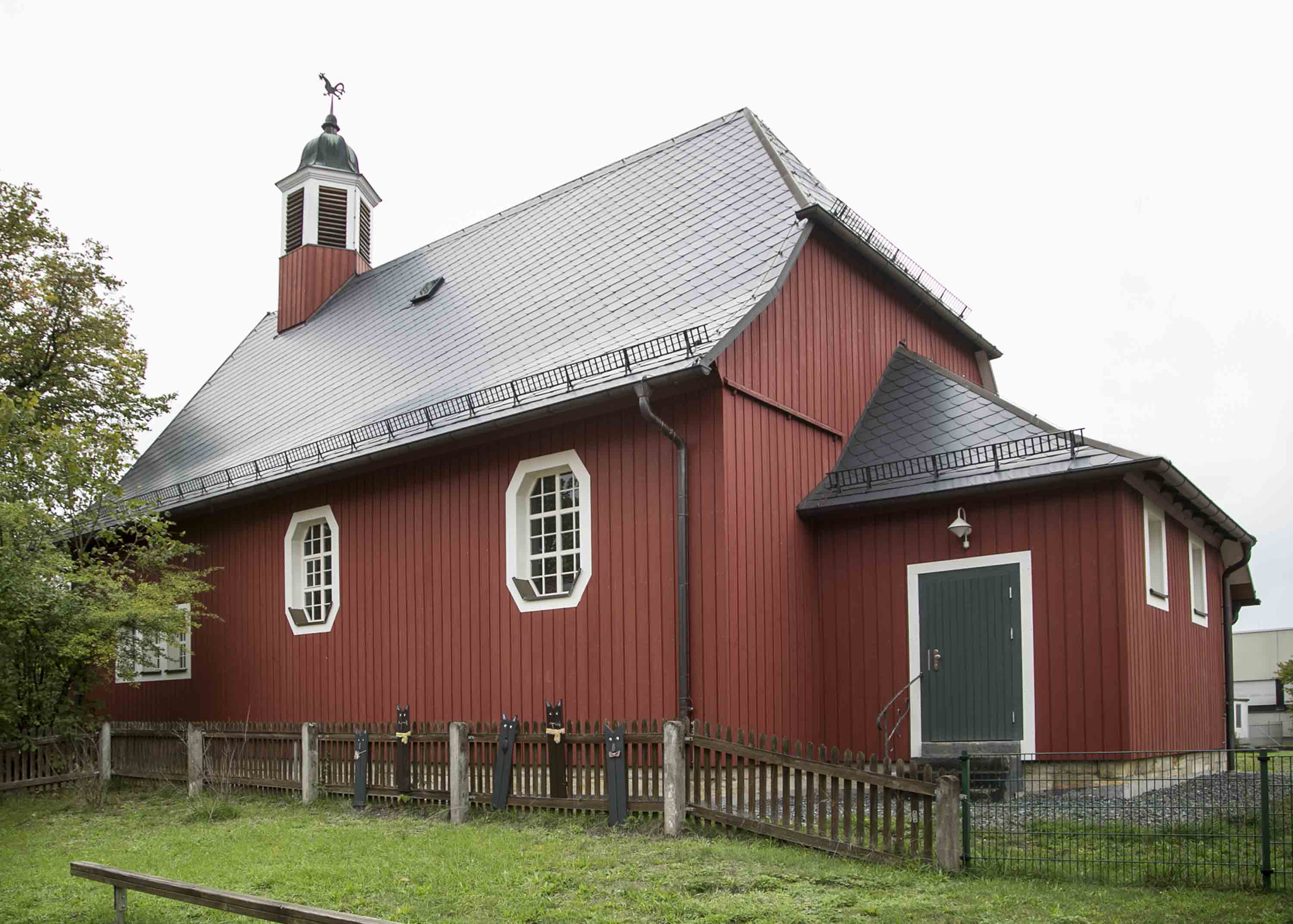 Die Michaelskirche in Grafenwöhr von außen 
