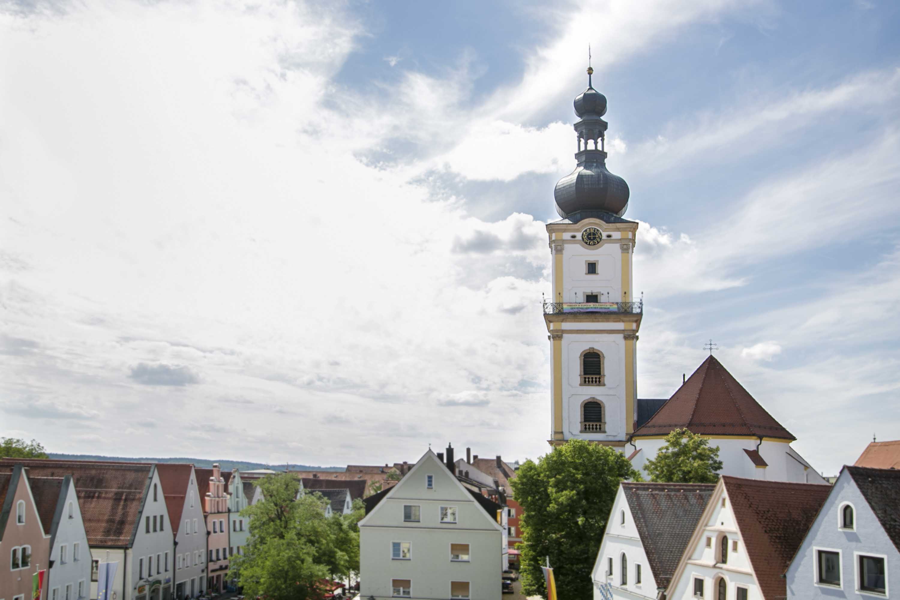 Außenansicht der St. Michael Kirche in Weiden Die St. Michael Kirche in Weiden von außen