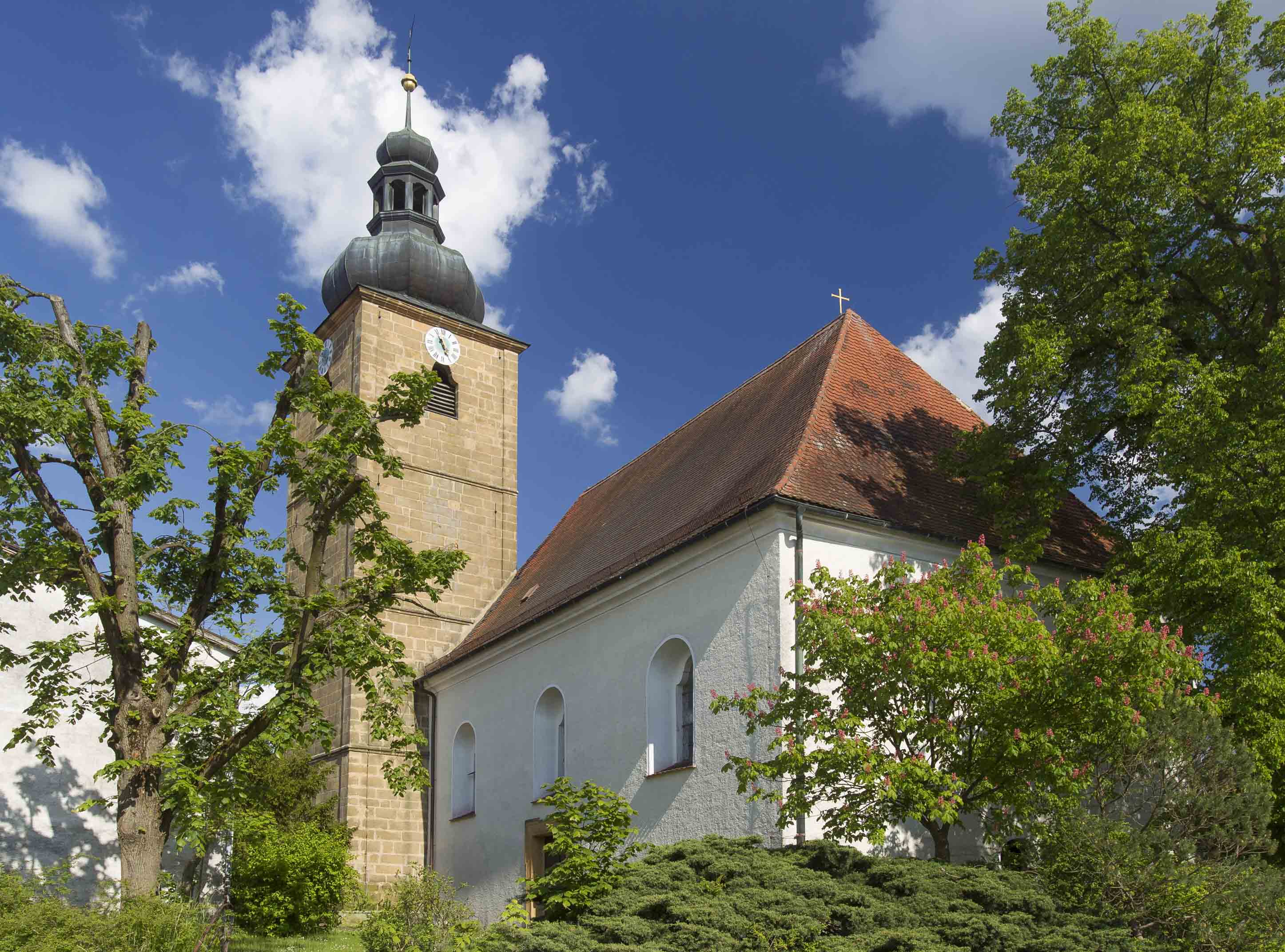 Außenansicht der St. Martin Kirche in Kaltenbrunn Die St. Martin Kirche in Kaltenbrunn von außen