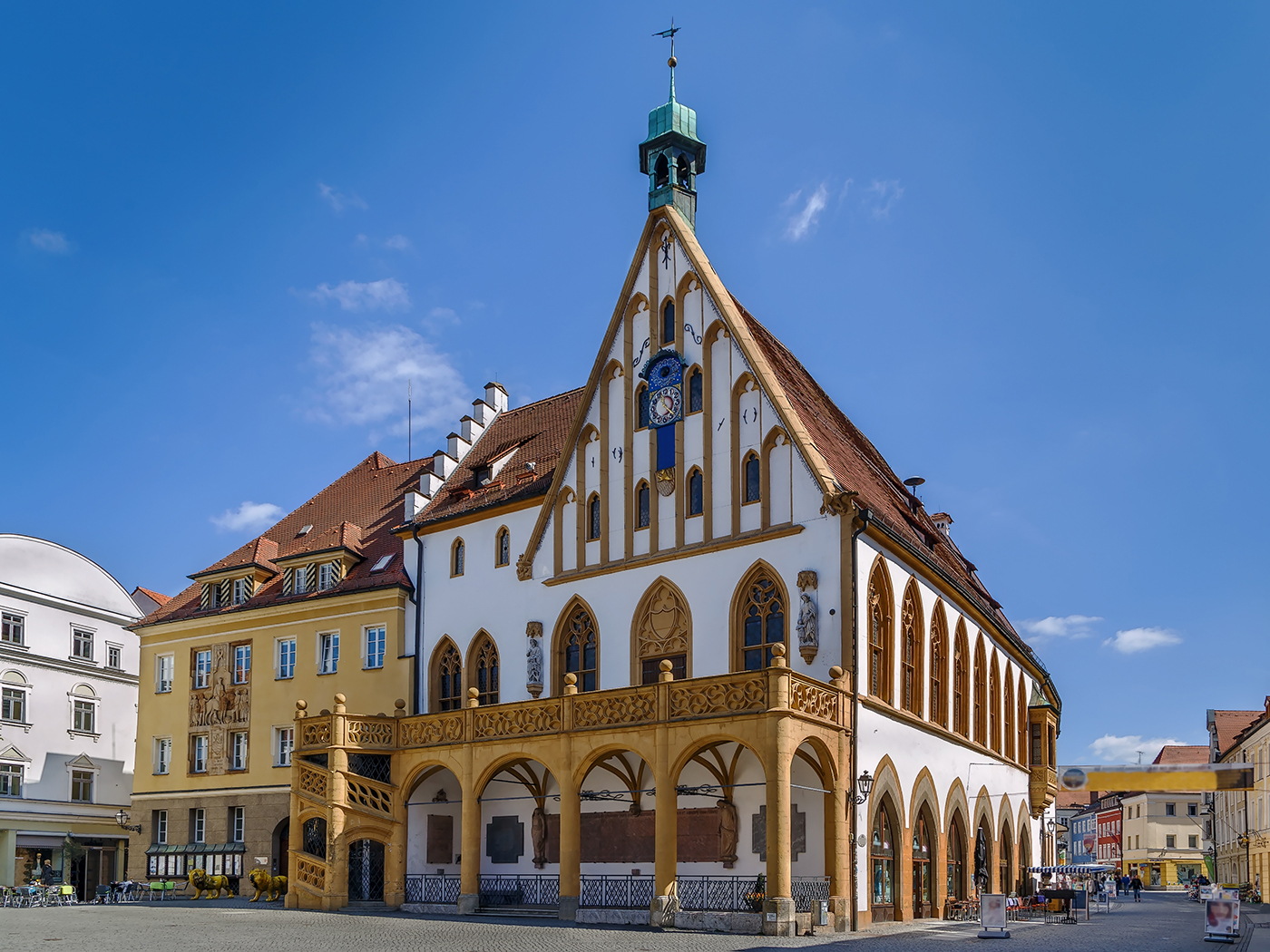 Bild: Aufnahme des Rathauses in Amberg